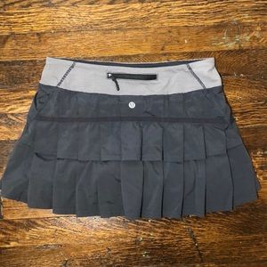 Lululemon pace setter skirt. Size 6.